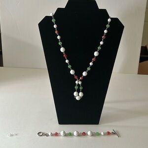 Elegant holiday jewelry set